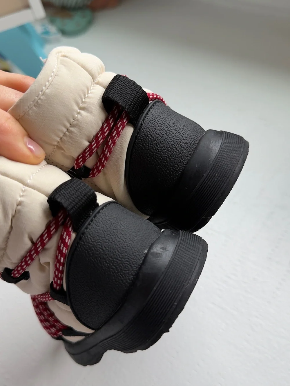 Zara Cream Kids Boots with Red Laces and Black Soles WATER REPELLENT SNOW BOOTS